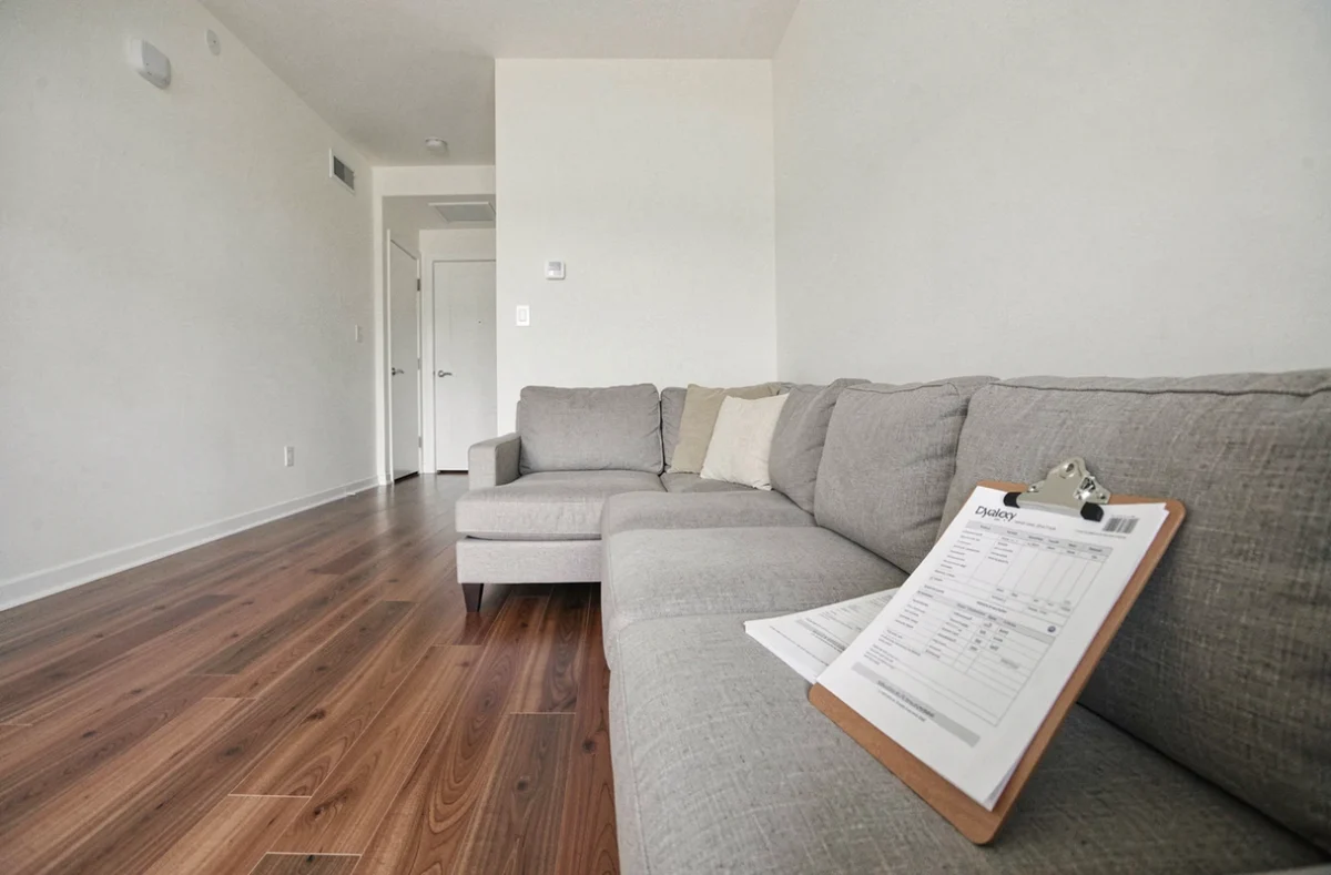 Appartement locatif vide représentant un bien immobilier couvert par une assurance PNO
